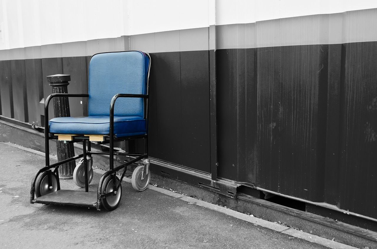 Wózek inwalidzki – kupić czy wynająć?