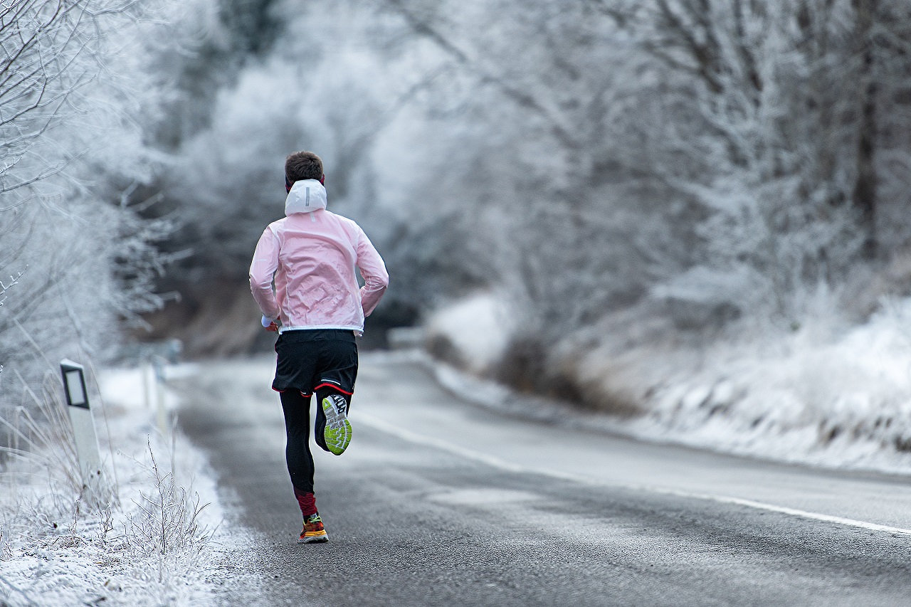Strój biegacza zimą – o czym warto pamiętać?