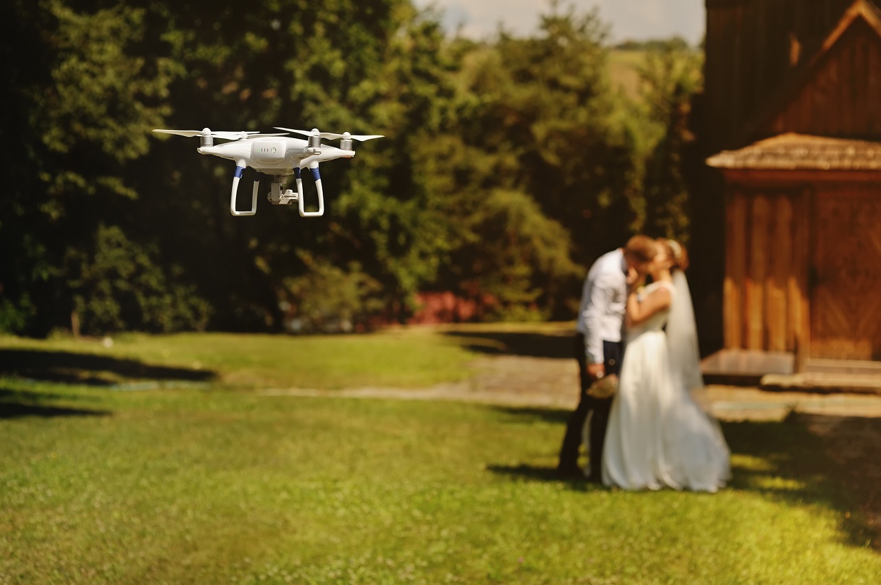 Fotograf weselny – czym kierować się podczas jego wyboru?