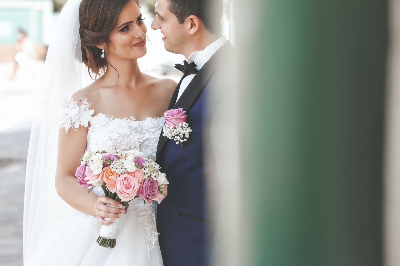 Dlaczego warto wynająć fotografa na ceremonię ślubną?